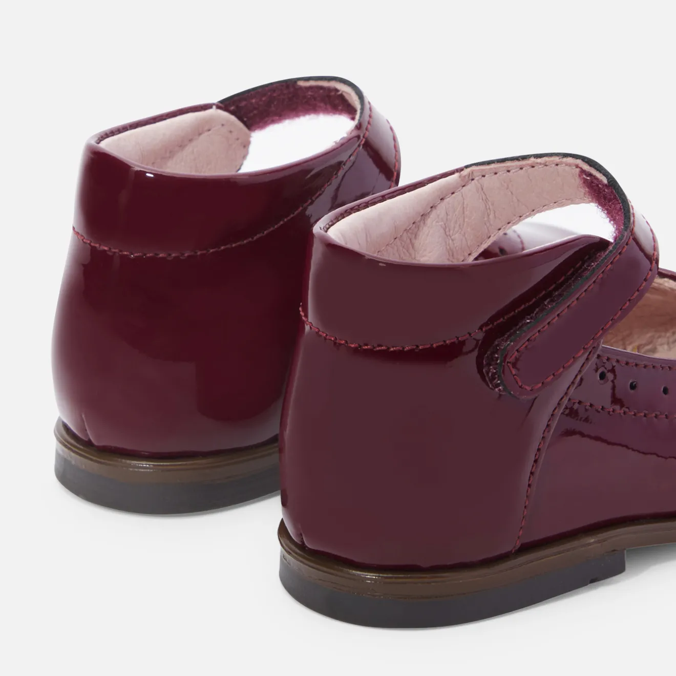 Jacadi Ballerinas & Riemchenschuhe|Schuhe>Riemchenschuhe für kleine Mädchen aus Lackleder BORDEAUX